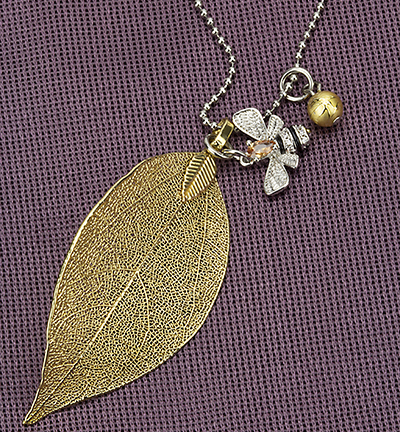12415-1261 - Hobby Crafting Fun - Necklace, gold real leave & queen bee, organza bag