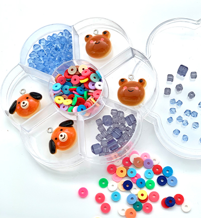 12415-1624 - Hobby Crafting Fun - Dog like frogs 4 toy charms & katsuki beads/glass beads