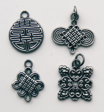 OE0867 - Marianne Design - Oriental embellishments Knots