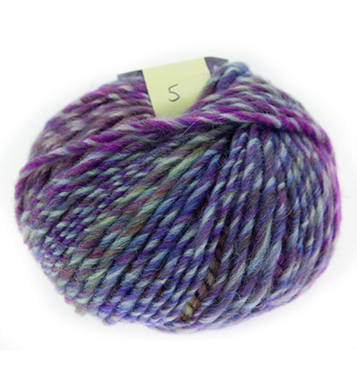 101960-54 - Stafil - Wool Daisy, Green / blue / yellow / pink