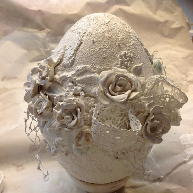 <p>The base with the roses glued to it.</p>