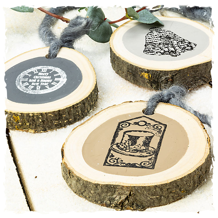 Hanger of wooden discs